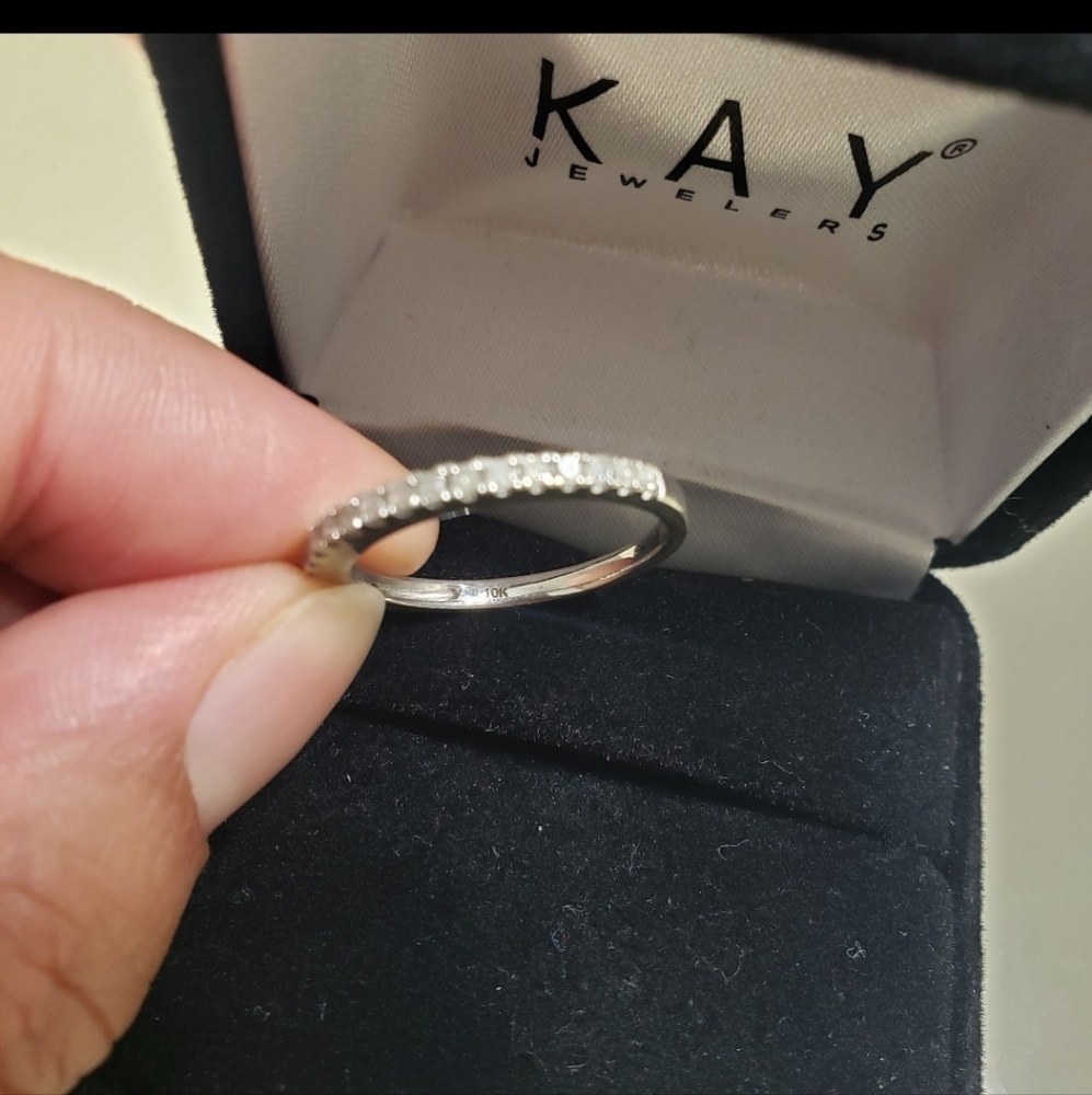 10k gold real diamond anniversary band - Picture 8 of 9